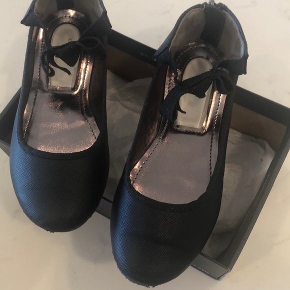 Kenneth Cole Rose Bow Black shoes - Picture 3 of 8